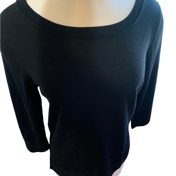 Merino Wool soft Black Top size Medium. Perfect black lightweight. - Picture 6 of 7
